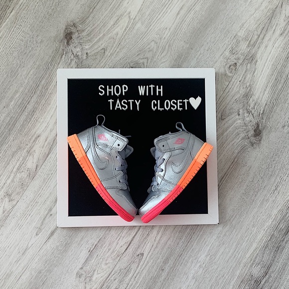 Nike toddler’s air jordan 1 mid sneakers - Picture 3 of 8